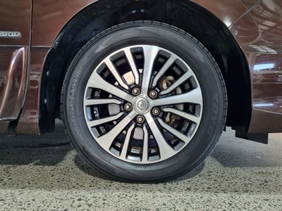 2015 Nissan Serena - Thumbnail