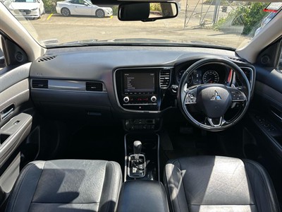 2021 Mitsubishi Outlander - Thumbnail