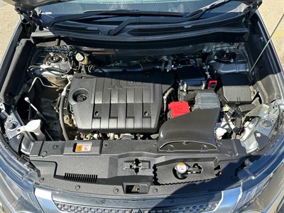 2021 Mitsubishi Outlander - Thumbnail