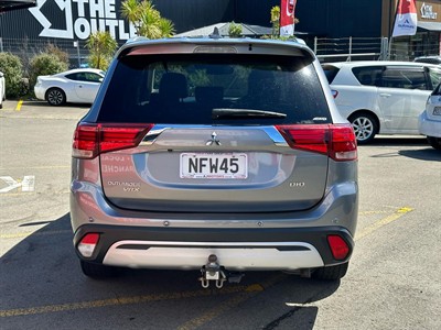 2021 Mitsubishi Outlander - Thumbnail