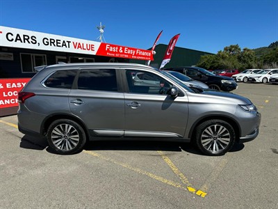 2021 Mitsubishi Outlander - Thumbnail