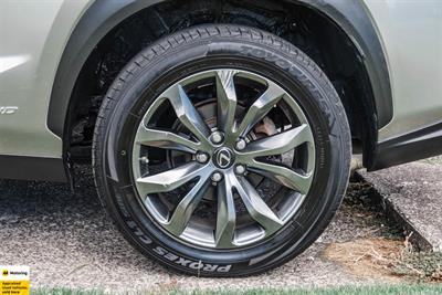 2017 Lexus NX 300h - Thumbnail