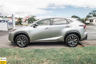 2017 Lexus NX 300h - Thumbnail