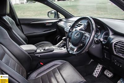2017 Lexus NX 300h - Thumbnail