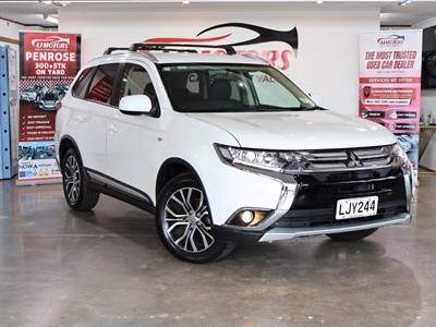 2018 Mitsubishi Outlander - Thumbnail