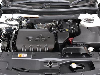 2018 Mitsubishi Outlander - Thumbnail