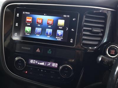 2018 Mitsubishi Outlander - Thumbnail