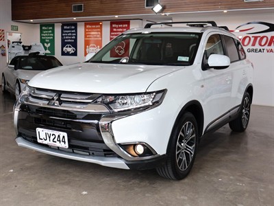 2018 Mitsubishi Outlander - Thumbnail
