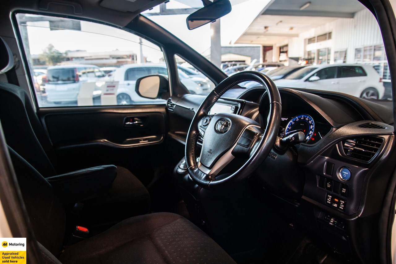 2014 Toyota Voxy