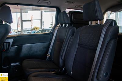 2014 Toyota Voxy - Thumbnail