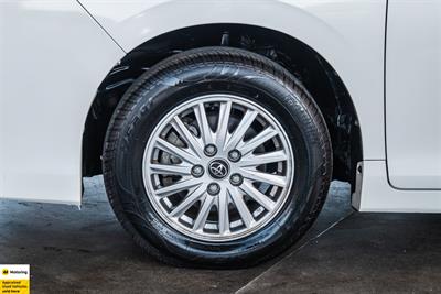 2014 Toyota Voxy - Thumbnail