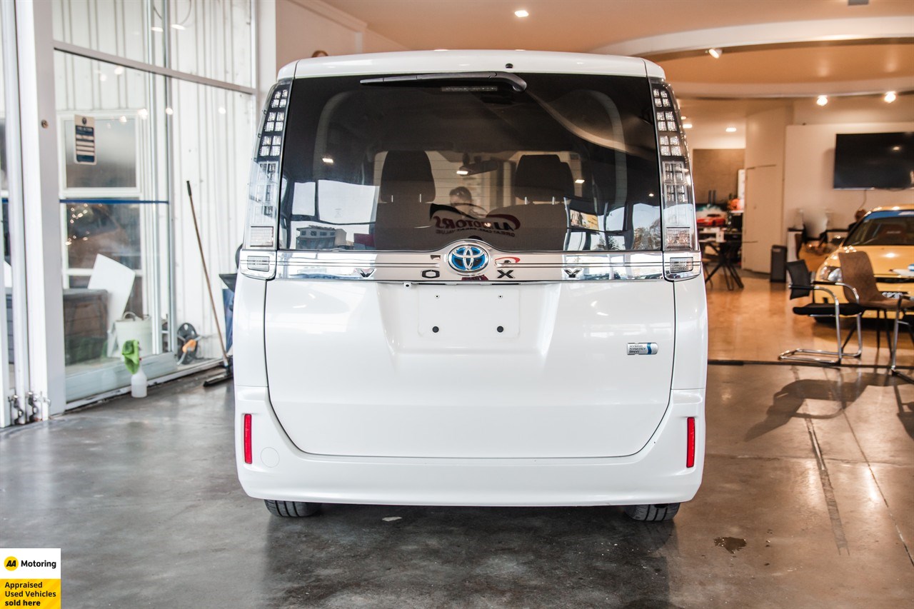 2014 Toyota Voxy