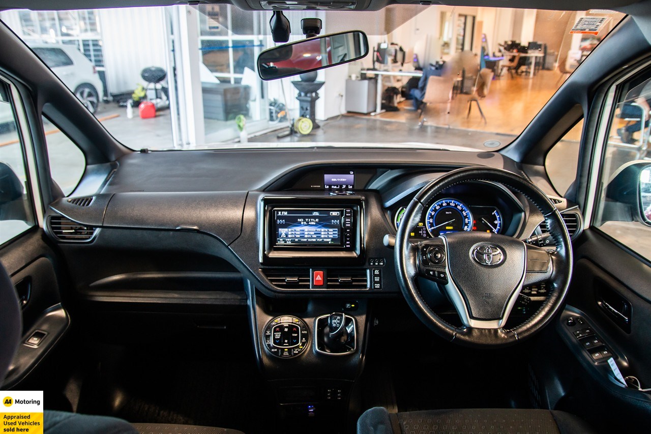 2014 Toyota Voxy