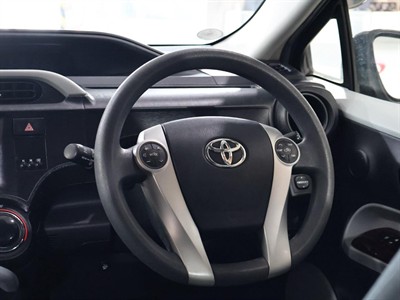 2013 Toyota Aqua - Thumbnail