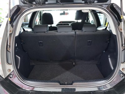 2013 Toyota Aqua - Thumbnail