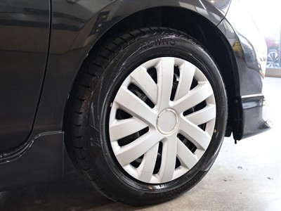 2013 Toyota Aqua - Thumbnail