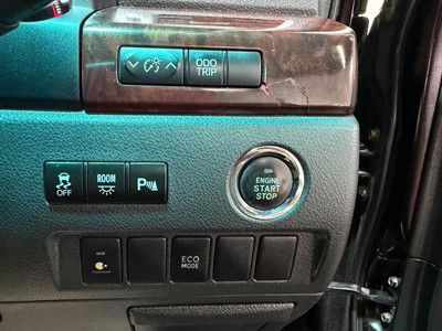 2013 Toyota Vellfire - Thumbnail