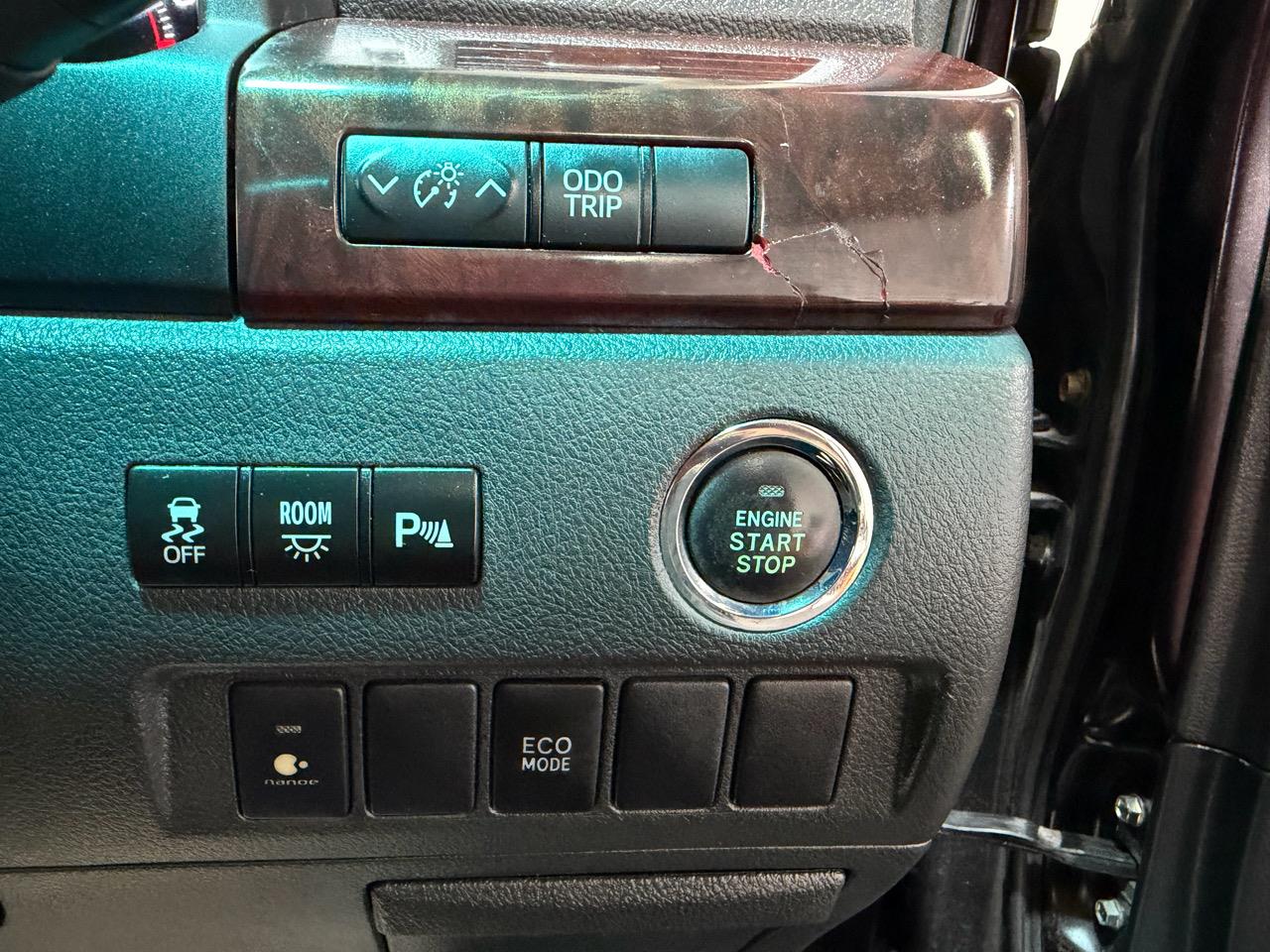 2013 Toyota Vellfire
