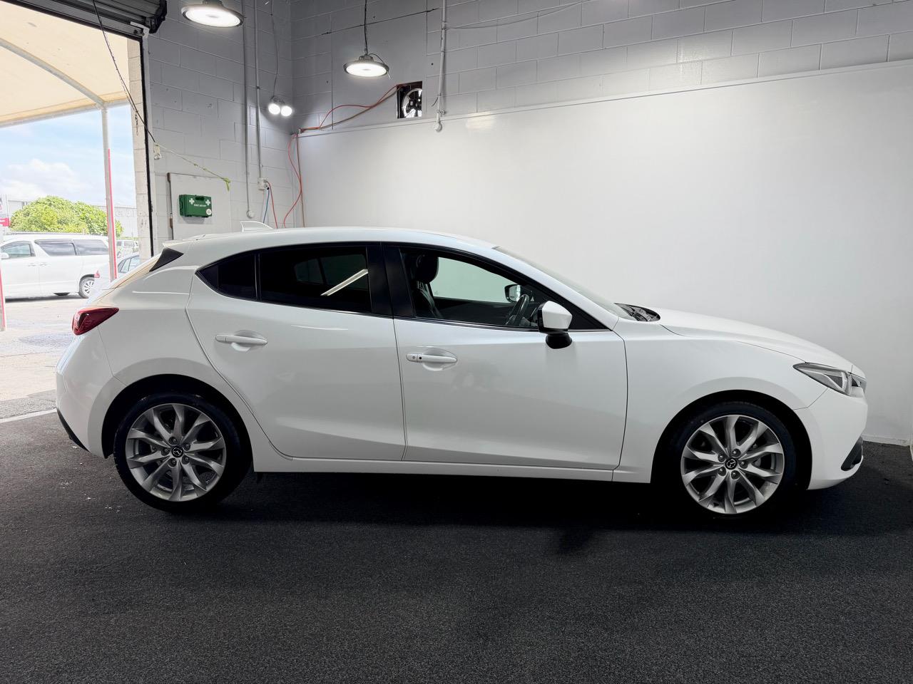 2014 Mazda Axela