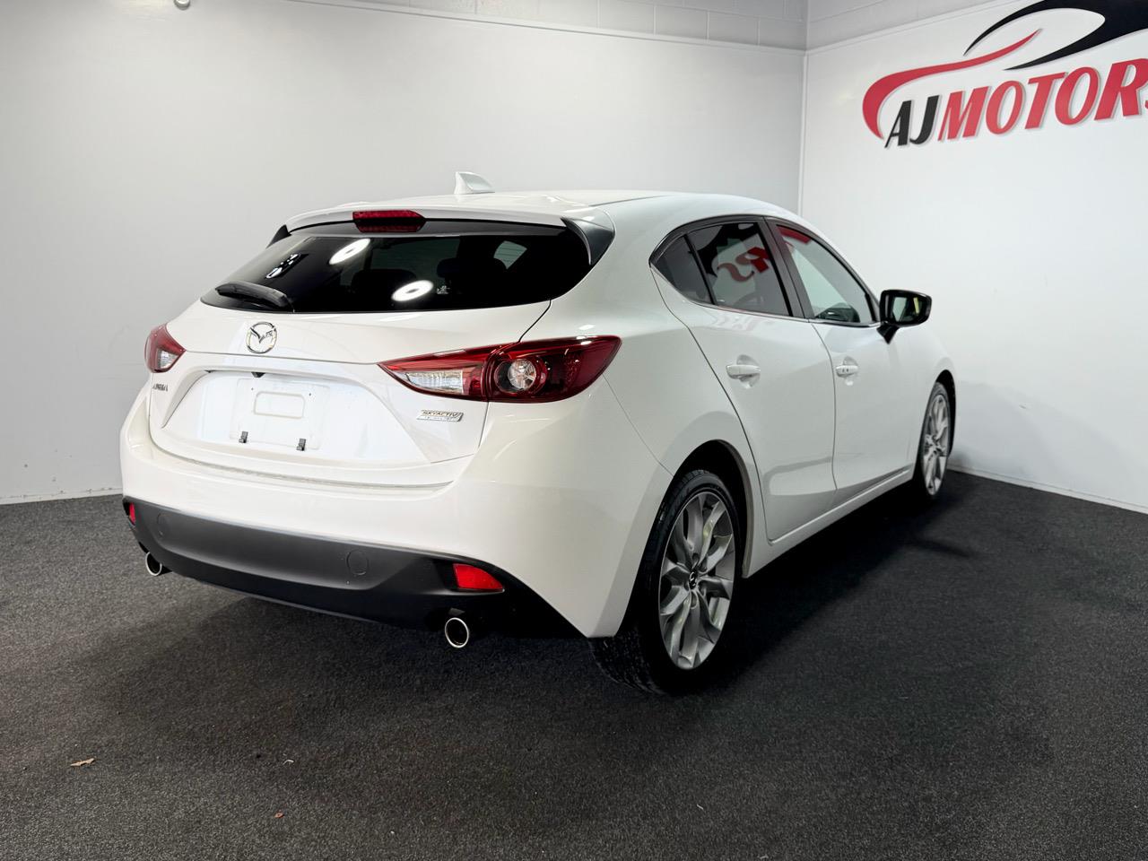 2014 Mazda Axela