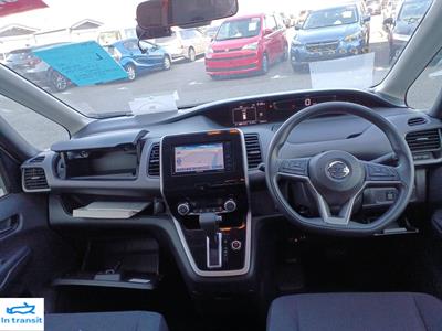 2016 Nissan Serena - Thumbnail