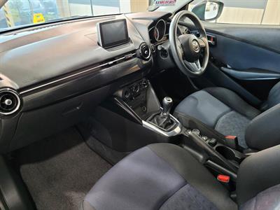 2015 Mazda Demio - Thumbnail