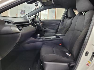 2020 Toyota C-HR - Thumbnail