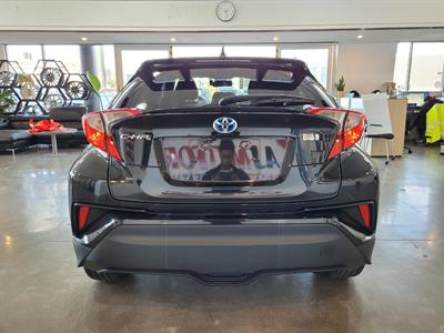 2017 Toyota C-HR - Thumbnail