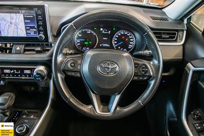 2021 Toyota RAV4 - Thumbnail