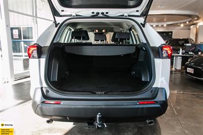2021 Toyota RAV4 - Thumbnail