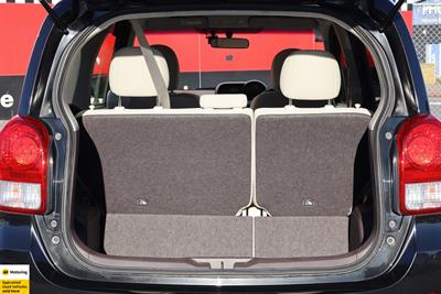 2014 Toyota Porte - Thumbnail