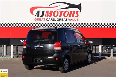 2014 Toyota Porte - Thumbnail