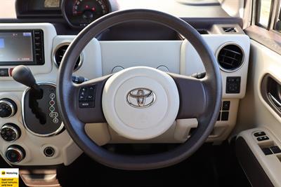 2014 Toyota Porte - Thumbnail