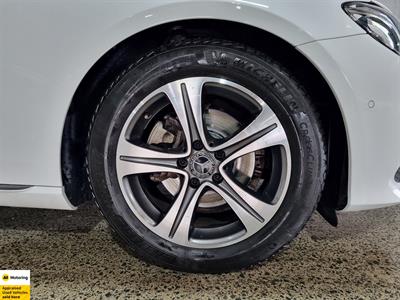 2019 Mercedes-Benz E 200 - Thumbnail