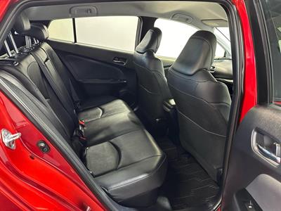 2015 Toyota Prius - Thumbnail