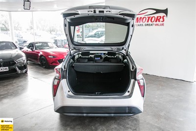 2017 Toyota Prius - Thumbnail