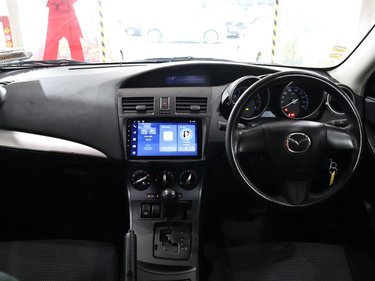 2013 Mazda Axela