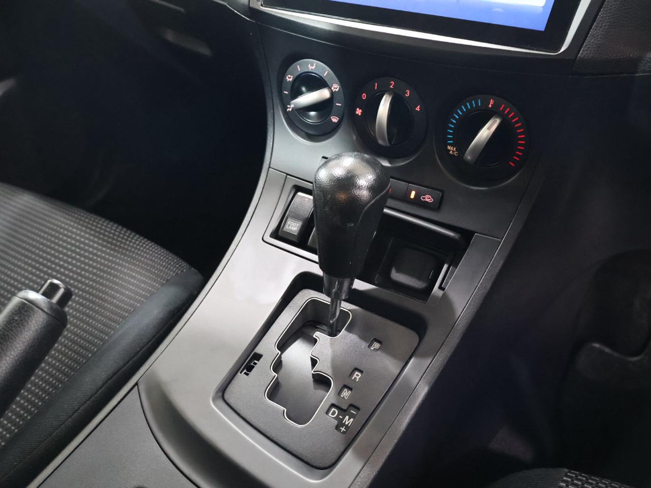 2013 Mazda Axela