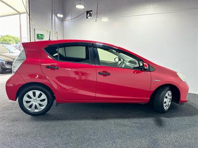 2014 Toyota Aqua - Thumbnail