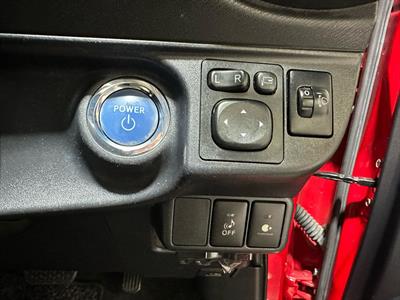 2014 Toyota Aqua - Thumbnail