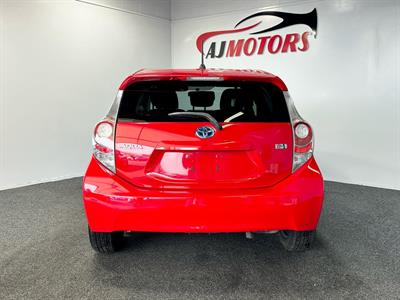 2014 Toyota Aqua - Thumbnail