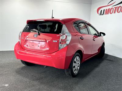 2014 Toyota Aqua - Thumbnail