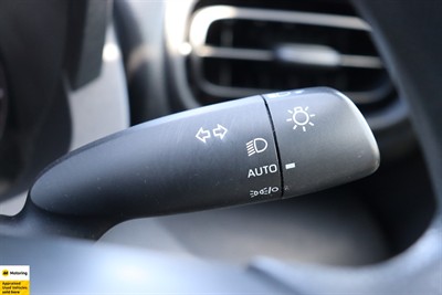 2020 Toyota Yaris - Thumbnail