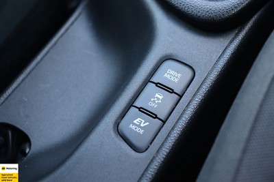 2020 Toyota Yaris - Thumbnail