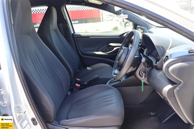 2020 Toyota Yaris - Thumbnail