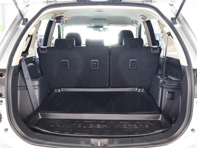 2019 Mitsubishi Outlander - Thumbnail