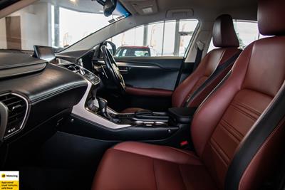 2016 Lexus NX 300h - Thumbnail