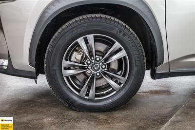 2016 Lexus NX 300h - Thumbnail