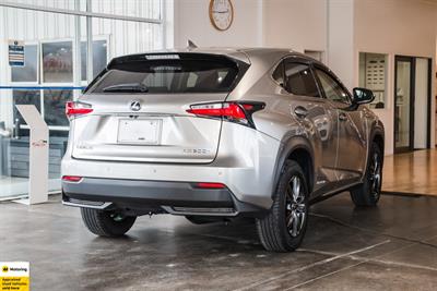 2016 Lexus NX 300h - Thumbnail