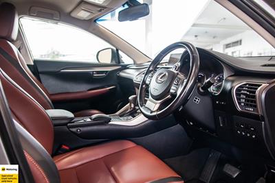 2016 Lexus NX 300h - Thumbnail
